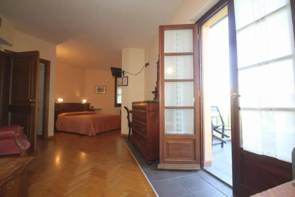 Albergo La Pietra Fosdinovo 3*,