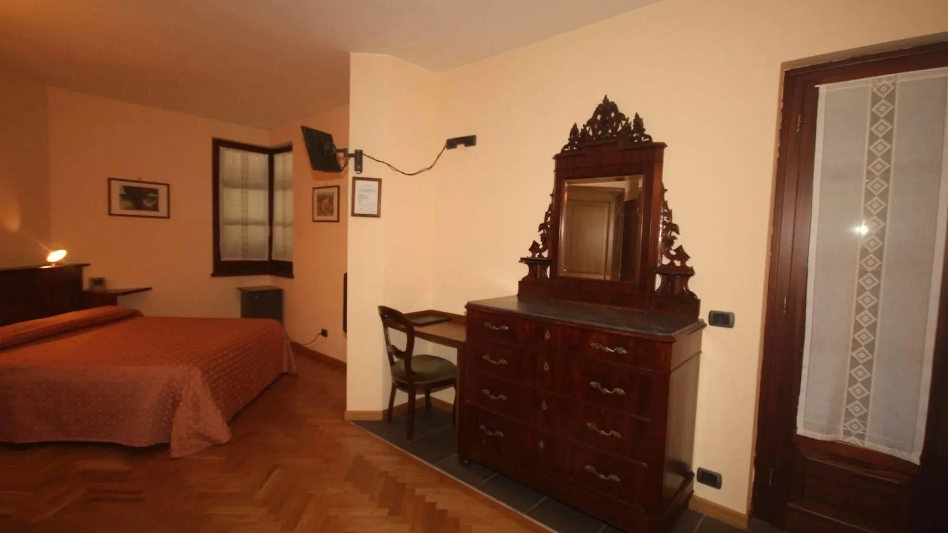 Albergo La Pietra Fosdinovo 3*,  Italy